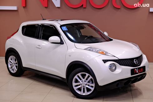 Nissan Juke 2011 белый - фото 4