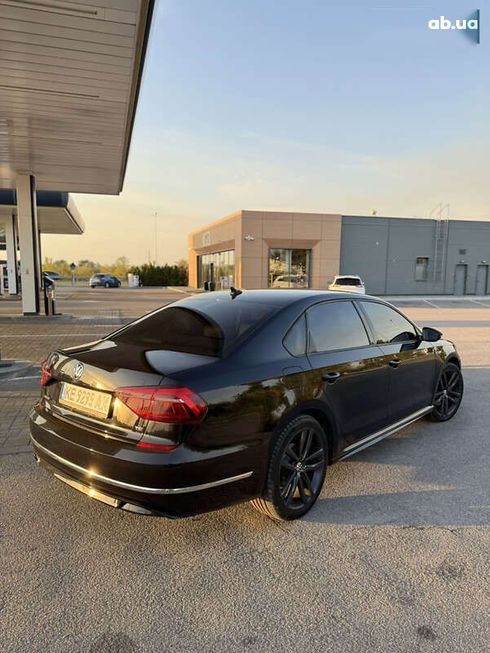Volkswagen Passat 2018 - фото 13