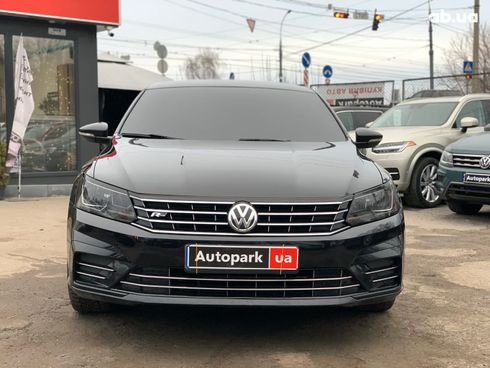 Volkswagen Passat 2018 черный - фото 2