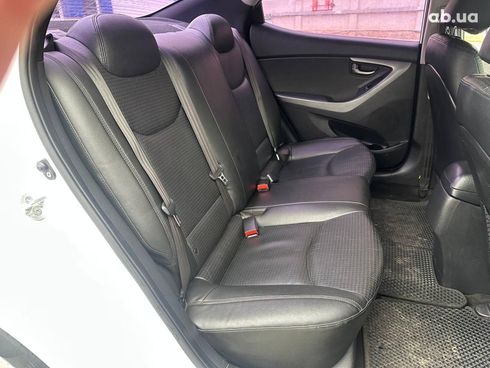 Hyundai Avante 2014 белый - фото 21