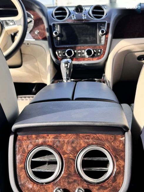 Bentley Bentayga 2019 - фото 14