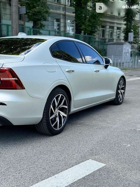 Volvo S60 2020 - фото 7