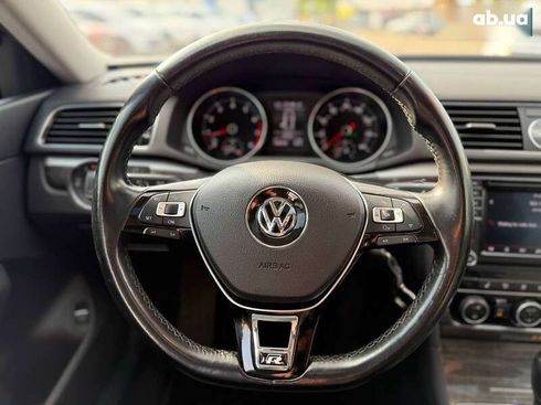 Volkswagen Passat 2016 - фото 24