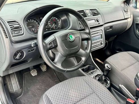 Skoda Fabia 2011 - фото 17