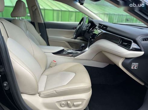 Toyota Camry 2020 - фото 29