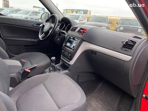 Skoda Yeti 2014 красный - фото 23