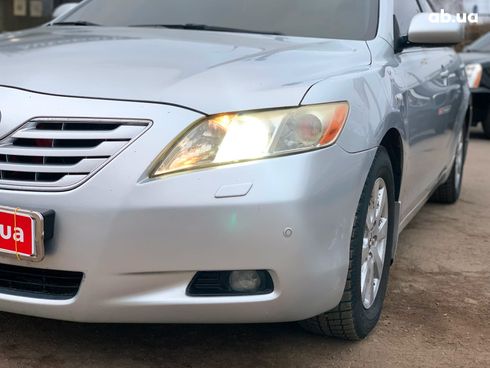 Toyota Camry 2007 серый - фото 36