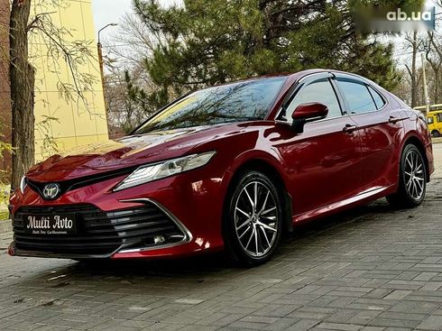 Toyota Camry 2022 - фото 2