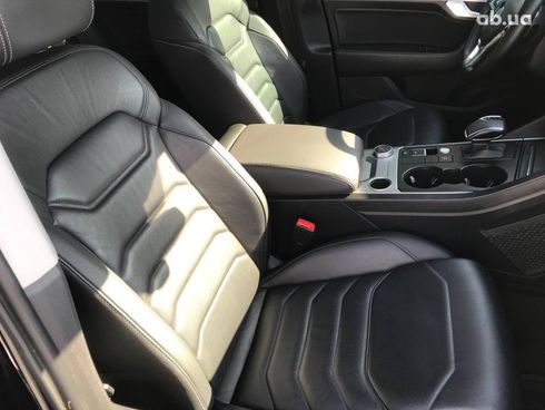 Volkswagen Touareg 2019 черный - фото 23