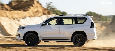 Toyota Land Cruiser Prado 2023 - фото 4