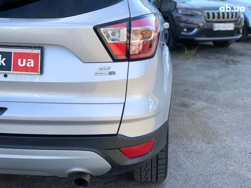 Ford Escape 2017 серый - фото 13