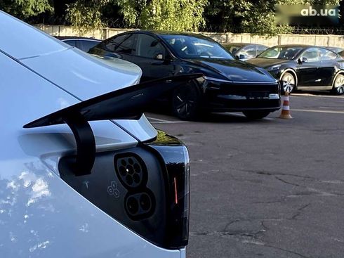 Tesla Model Y 2025 - фото 25