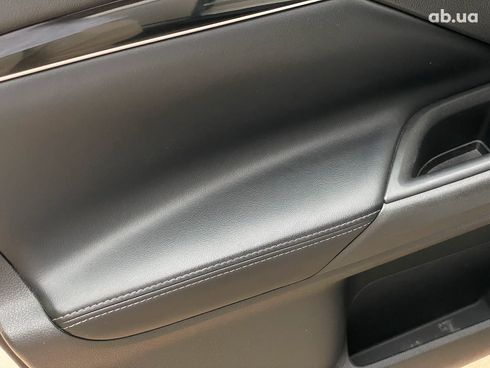 Mitsubishi Outlander 2019 белый - фото 18