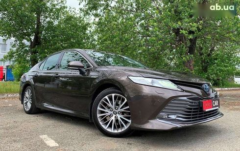 Toyota Camry 2019 - фото 16