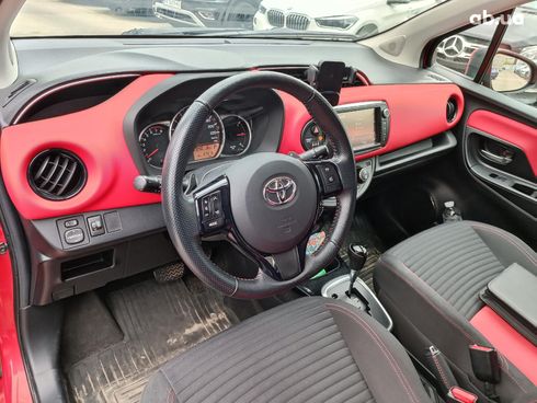 Toyota Yaris 2015 красный - фото 20