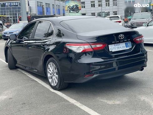 Toyota Camry 2019 - фото 5