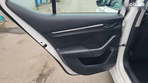 Skoda Octavia 2021 - фото 30