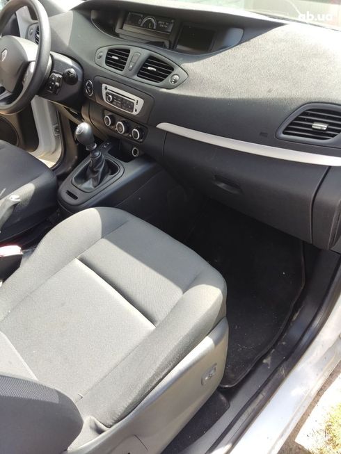 Renault Scenic 2012 - фото 15