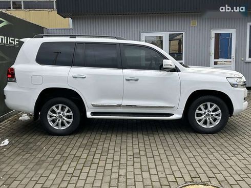 Toyota Land Cruiser 2019 - фото 8