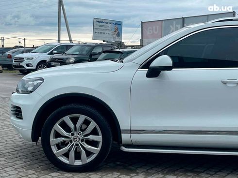 Volkswagen Touareg 2013 белый - фото 9