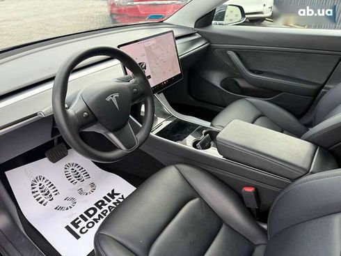 Tesla Model 3 2020 - фото 9