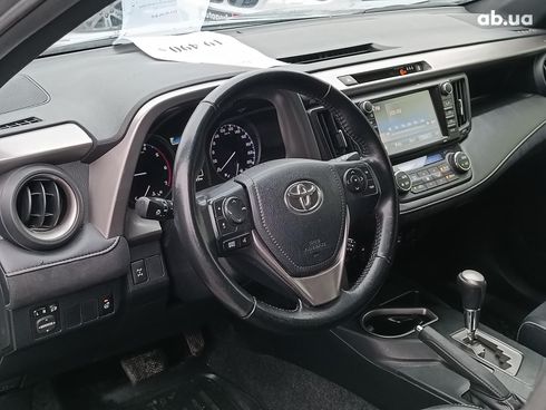 Toyota RAV4 2017 серый - фото 5