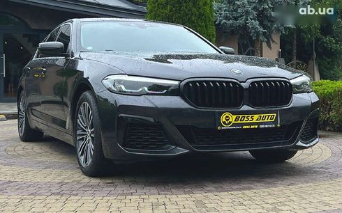 BMW 5 серия 2017 - фото 9