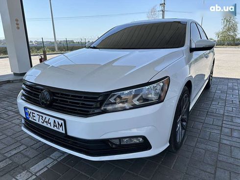 Volkswagen Passat 2018 - фото 17