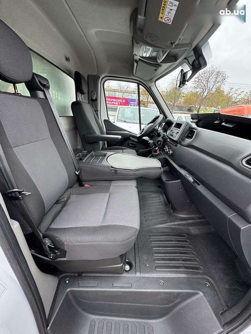 Renault Master 2020 - фото 23