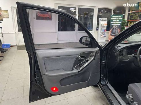 Hyundai Elantra 2010 - фото 15