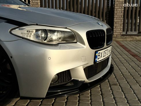 BMW 5 серия 2011 серебристый - фото 18