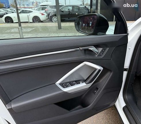 Audi Q3 2021 - фото 11