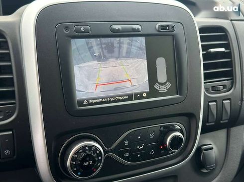 Renault Trafic 2021 - фото 19