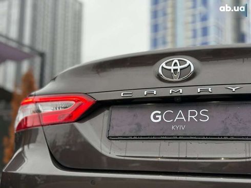 Toyota Camry 2018 - фото 9