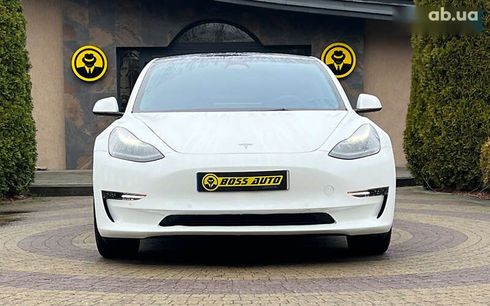 Tesla Model 3 2022 - фото 2