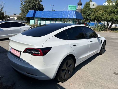 Tesla Model 3 2021 - фото 4