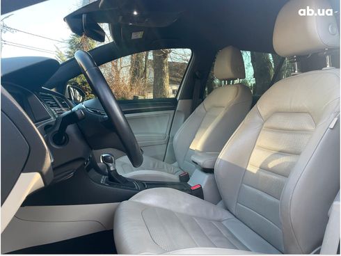 Volkswagen e-Golf 2018 белый - фото 51