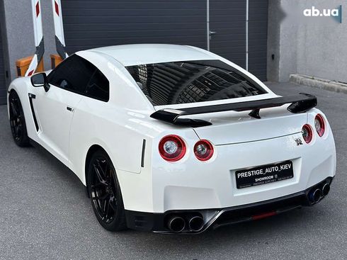 Nissan GT-R 2013 - фото 21