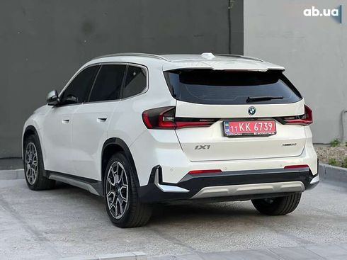 BMW iX1 2023 - фото 6