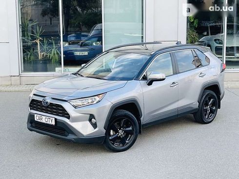 Toyota RAV4 2021 - фото 2