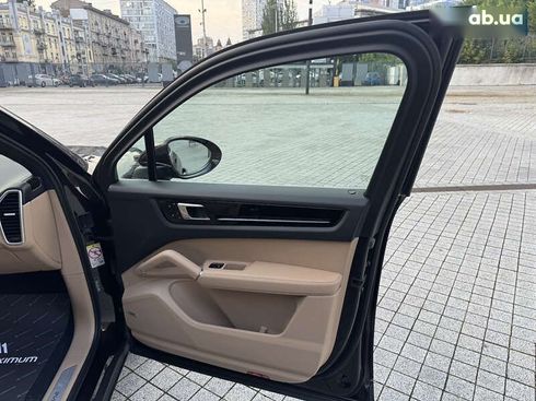 Porsche Cayenne 2018 - фото 27
