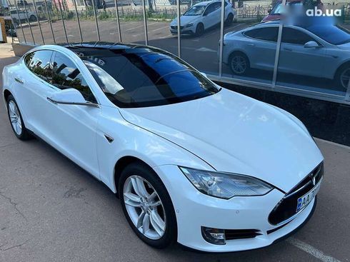 Tesla Model S 2015 - фото 25