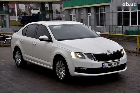 Skoda Octavia 2017 - фото 24