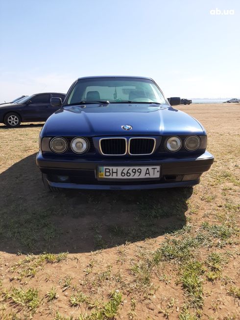 BMW 5 серия 1994 синий - фото 3