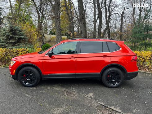Volkswagen Tiguan 2018 оранжевый - фото 8