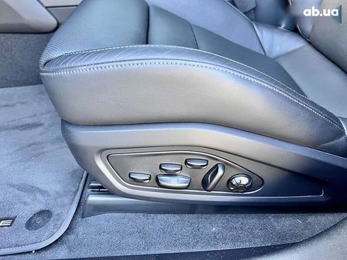 Porsche Taycan 2020 - фото 25