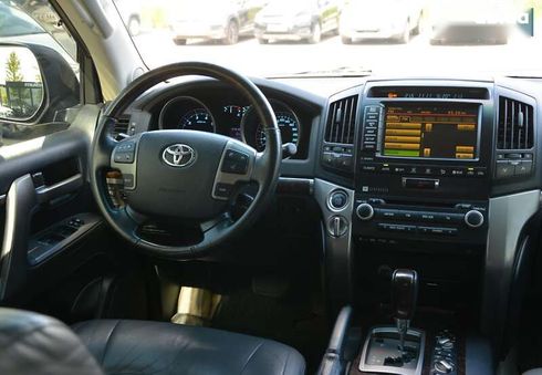 Toyota Land Cruiser 2010 - фото 28