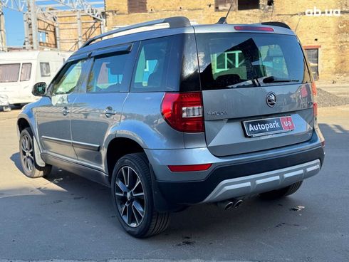Skoda Yeti 2017 серый - фото 13