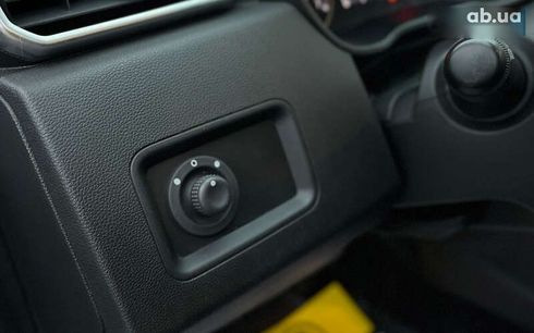 Renault Duster 2019 - фото 18