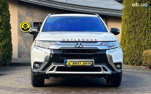 Mitsubishi Outlander 2020 - фото 2